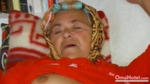 Omahotel Hot Grandma Enjoying Sex