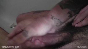 Tatted otter jerks his sweet cock