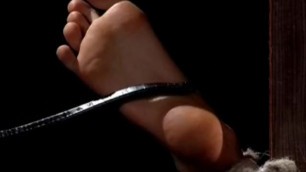 Bastinado - she can´t stand it!