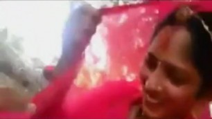 indian newly married bhabhi giving blowjob to devar in jungle.....so hot