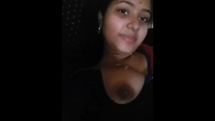 Indian girl showing his tite boobs....