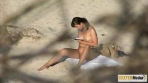 Frau heimlich am Strand auf Mallorca gefilmt