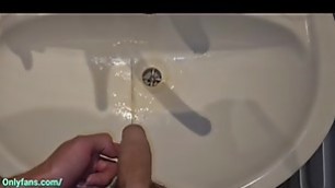 Evening PISSING to the Sink Before going to Bed CloseUp POV